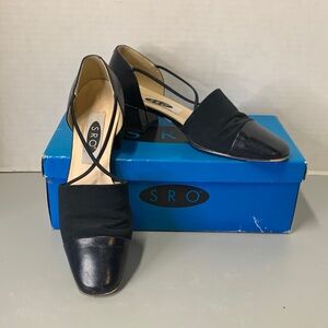 Vintage SRO Women's Dark Blue Heels Size 7.5M